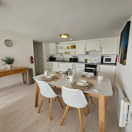 Apartment Luxury Sea View At Millendreath